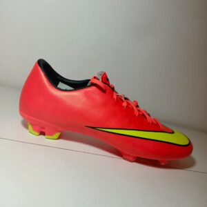 Pupos Nike Mercurial Academy